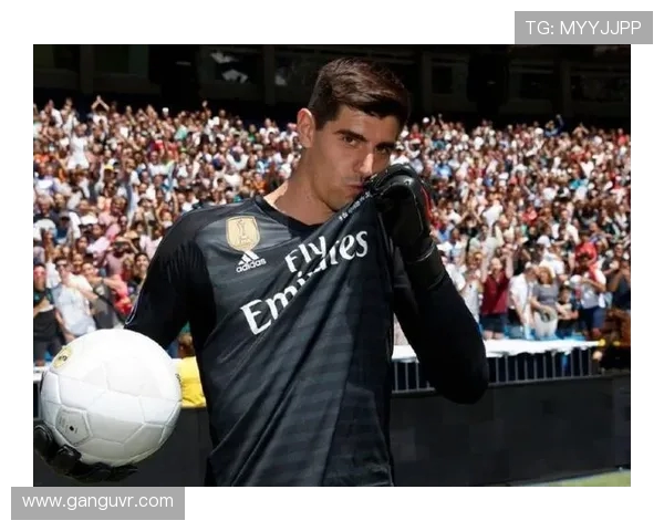 蒂博·库尔图瓦：从比利时天才到世界级门神的成长之路