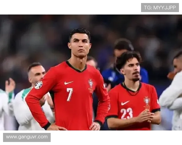 保罗·马尔蒂尼：传奇后卫的光辉岁月与足坛影响力