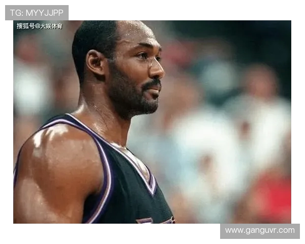 卡尔·马龙:篮球巨星的传奇之路与辉煌成就解析 卡尔·马龙:篮球巨星的传奇之路与辉煌成就解析