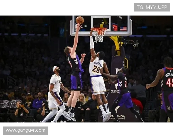 爵士队挑战开拓者队展开激烈对决 谁能在西部争夺战中占得先机