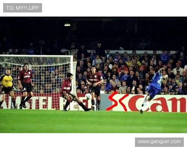 AC米兰再度迎战劲敌力争重返欧冠赛场球队全力拼搏夺取关键胜利