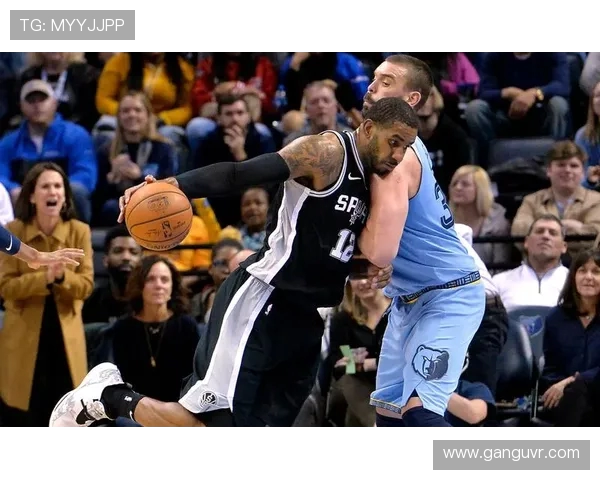 2010年NBA季后赛马刺对阵灰熊的经典对决回顾与分析